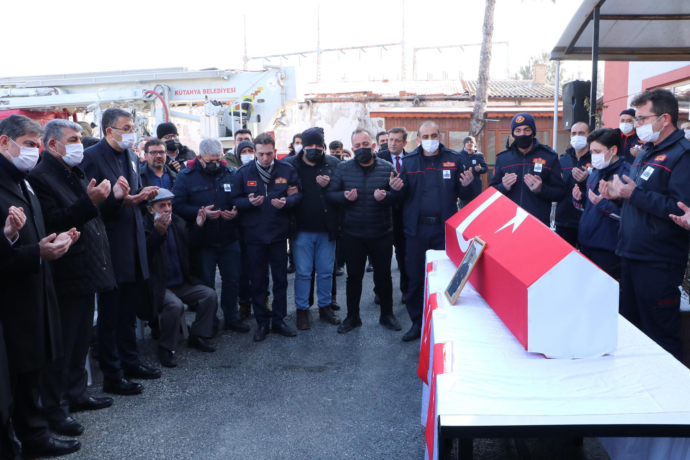 İtfaiye eri 189 günlük yaşam mücadelesini kaybetti - Resim : 7