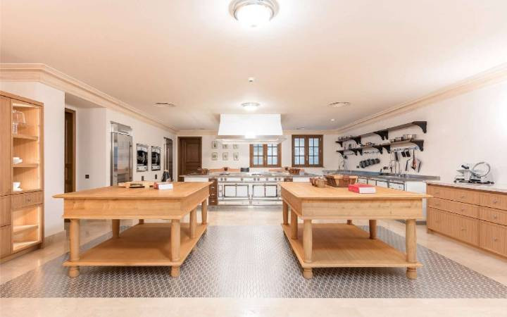 Avrupa bizi kıskanıyor! İstanbul’un tamamlanmamış villası Avrupa’nın şatosunu solladı - Resim : 8