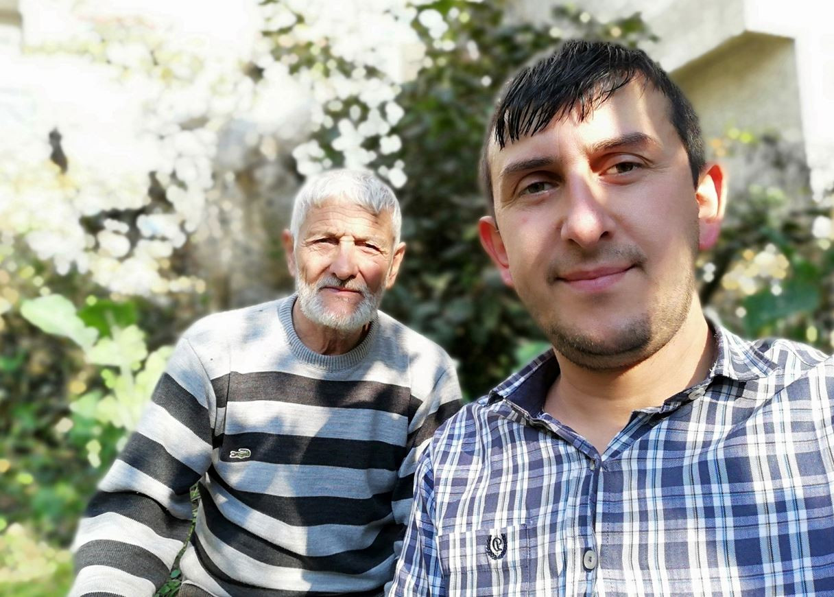 Baba ve oğlu heyelandan son anda kurtuldu - Resim : 1