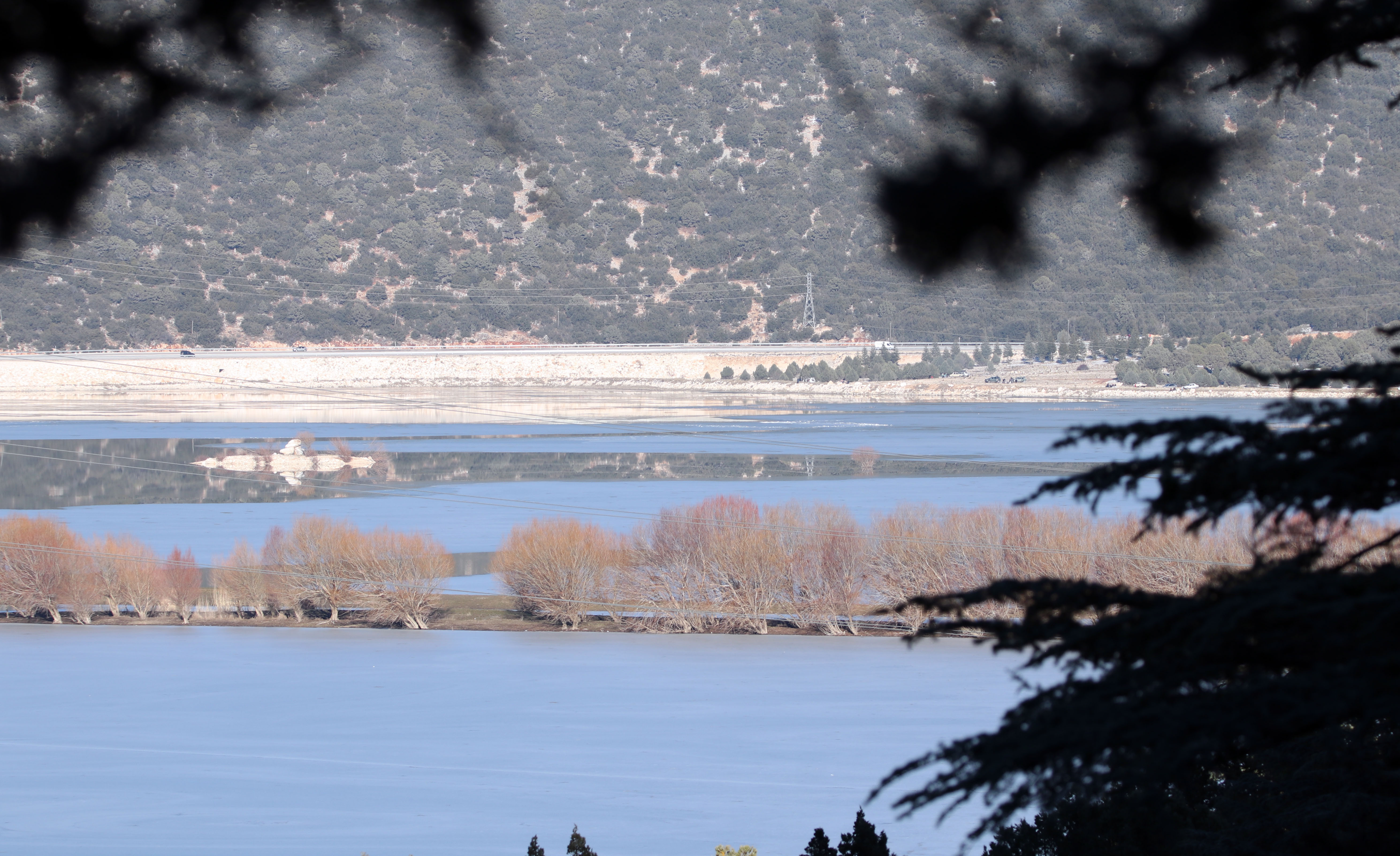 Tamamen kuruyan Avlan Gölü'nde 'su' sevinci! Tamamen kurumuş hayvanlar otluyordu… - Resim : 12