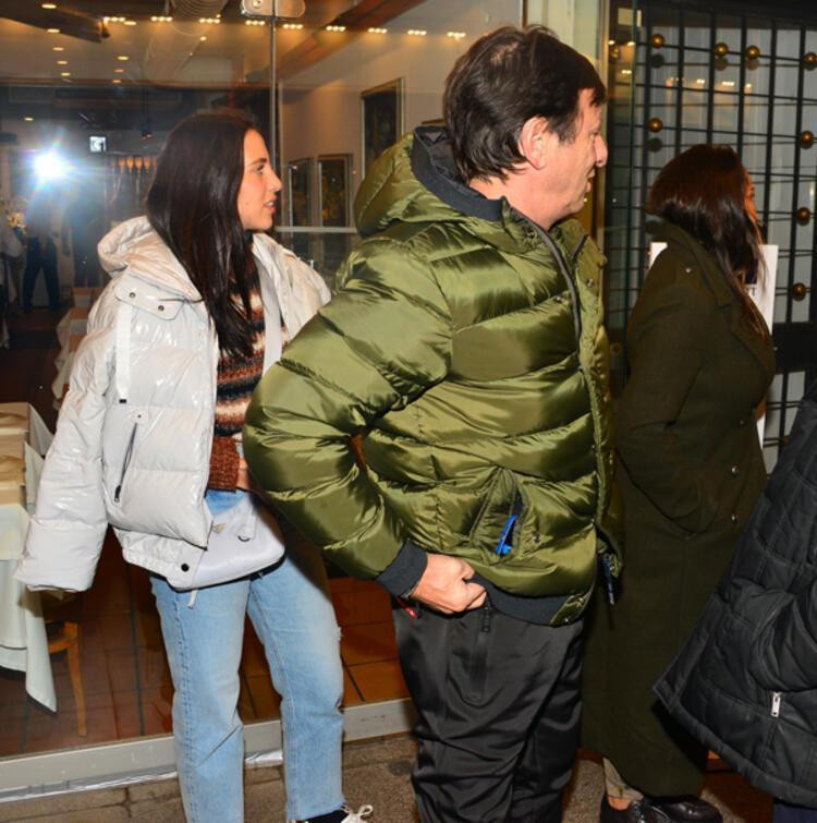 Gel Hülya! Bir aile pozu verelim - Resim : 2