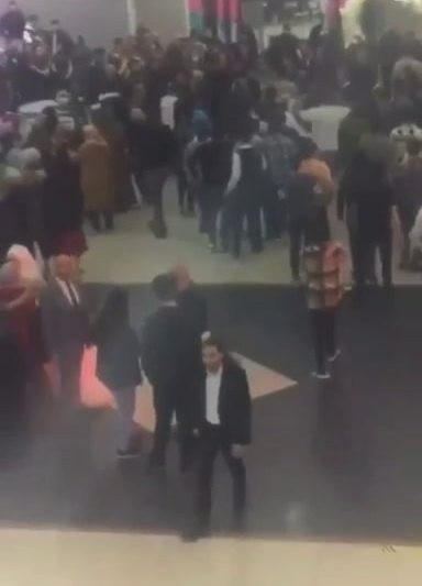 "Hayırlı olsun" anonsu düğün salonunu ringe çevirdi - Resim : 5