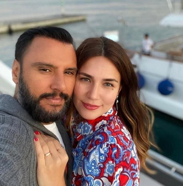 Alişan boşanma iddialarını yalanlamıştı! Buse Varol alyansını çıkardı - Resim : 2