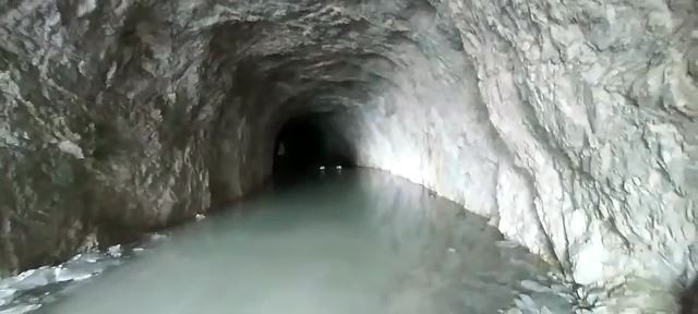 132 yıllık taş yol suyla doldu! Sürücüler zor anlar yaşadı… - Resim : 5