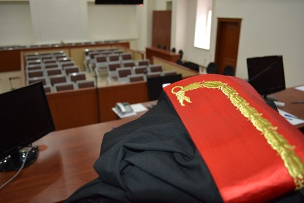 Eşe şiddet nedeniyle hakime yer değiştirme cezası verildi - Resim : 1