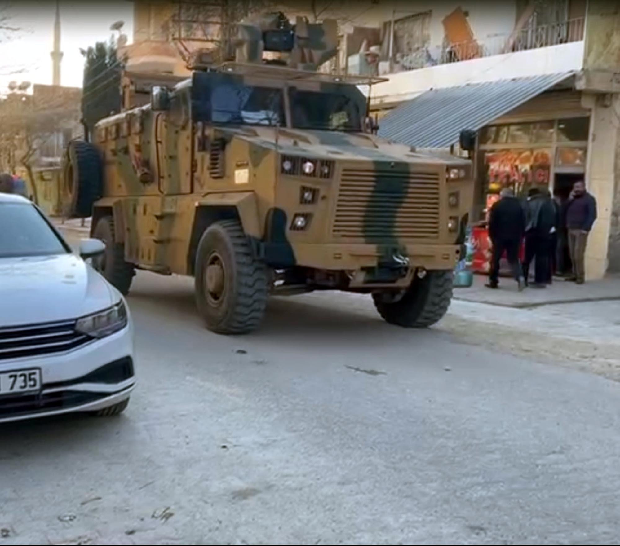 Mardin'de iki aile arasında kavga: 2'si ağır, 4 yaralı - Resim : 4