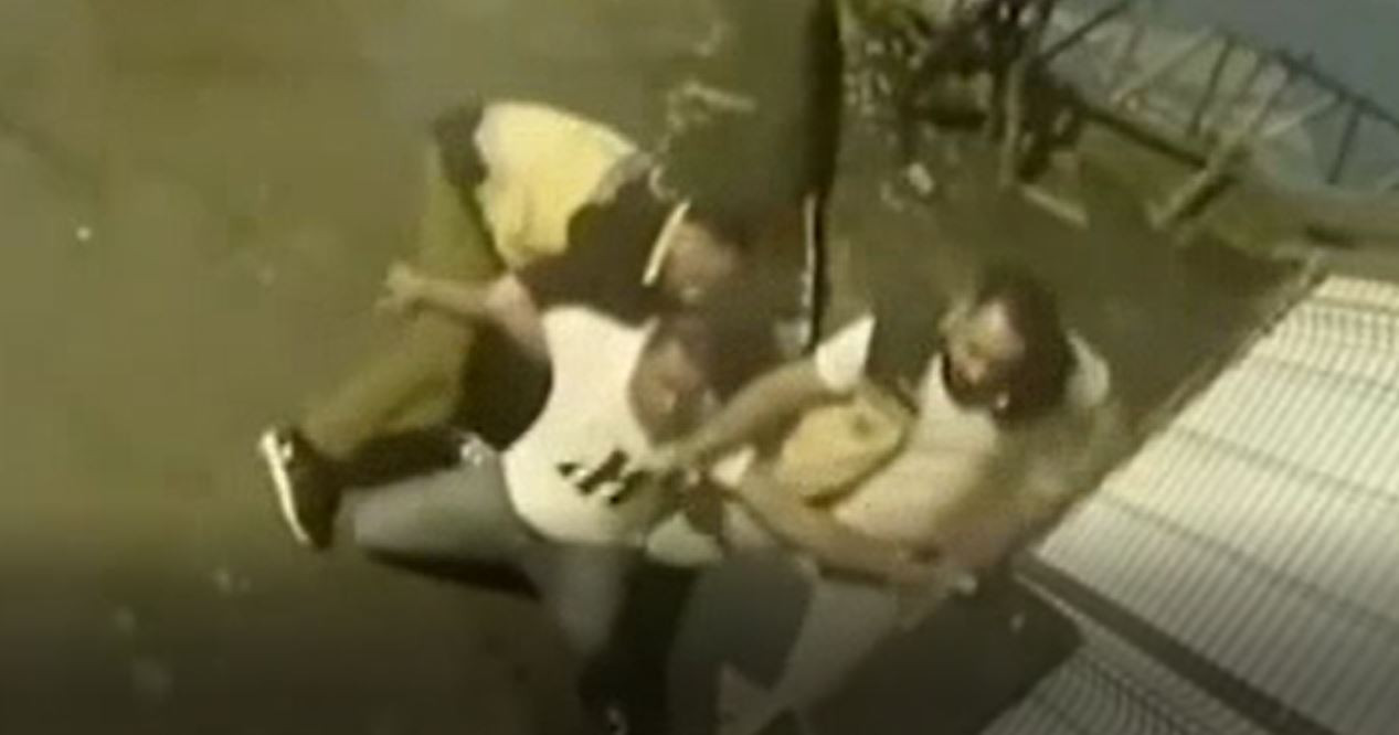 Polis erketeyle boğuştu kumarhaneyi bastı - Resim : 2