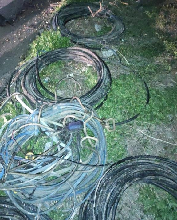 Kablo hırsızları suçüstü yakalandı - Resim : 2