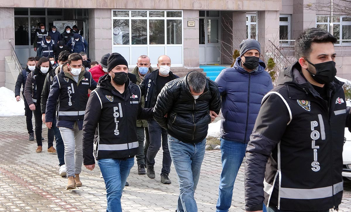 13 ilde 'Silgeç' adlı rüşvet operasyonu! Çok sayıda gözaltı var - Resim : 2