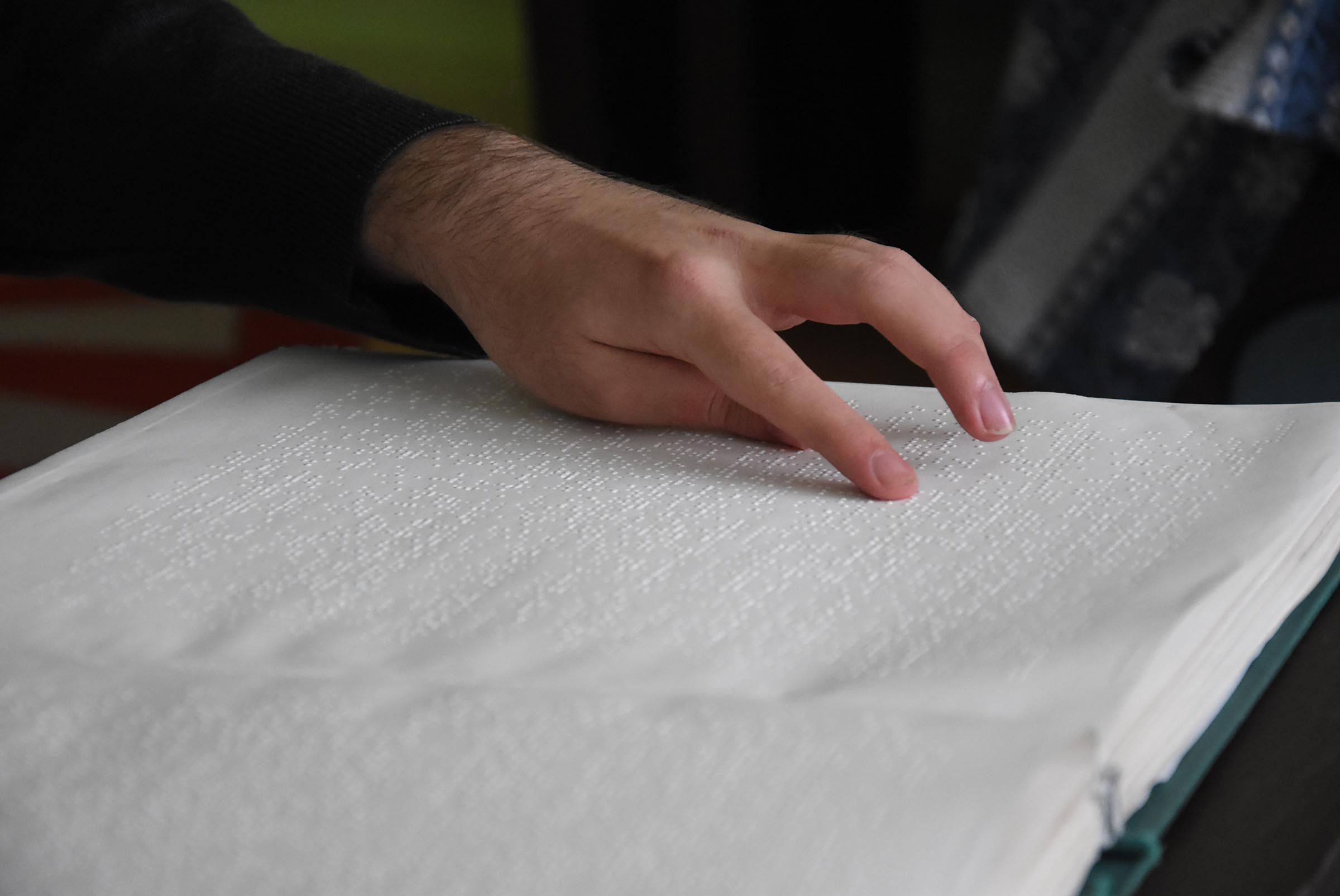 Baba - oğula bir göz yetiyor - Resim : 11