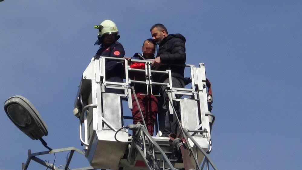 Direğin tepesine çıktı Türk Bayrağı salladı - Resim : 4