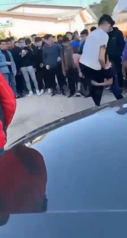 Ölümüne kavgayı film gibi seyrettiler - Resim : 5