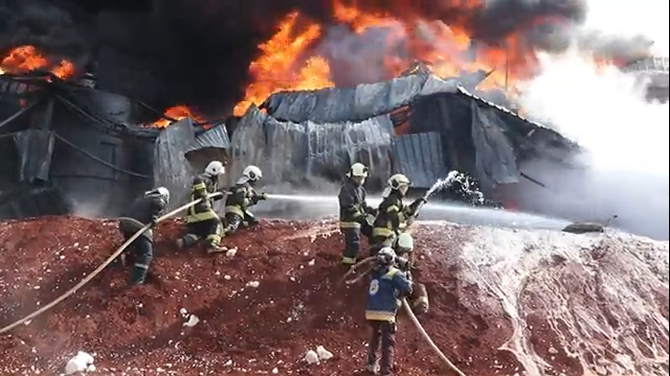 Suriye'de akaryakıt istasyonuna saldırı: 4 ölü - Resim : 9