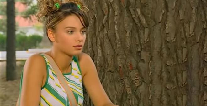 Damla Debre, aradan yıllar geçse de güzelliğinden bir şey kaybetmemiş. - Resim : 2