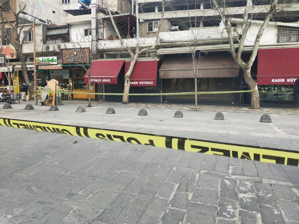 Bombalı çanta alarmı - Resim : 4