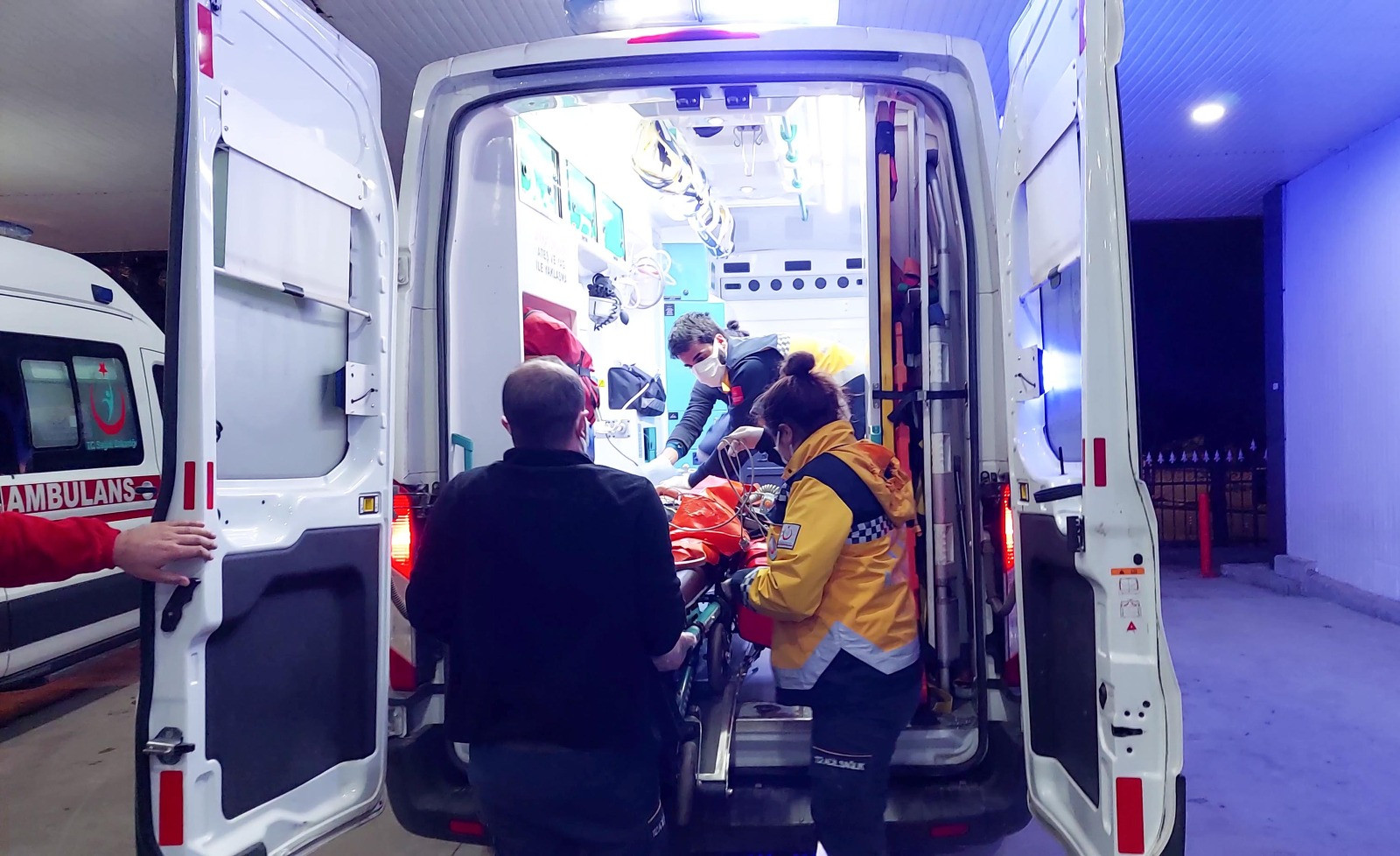 Annesine ateş etti, araya giren kardeşini öldürdü - Resim : 5