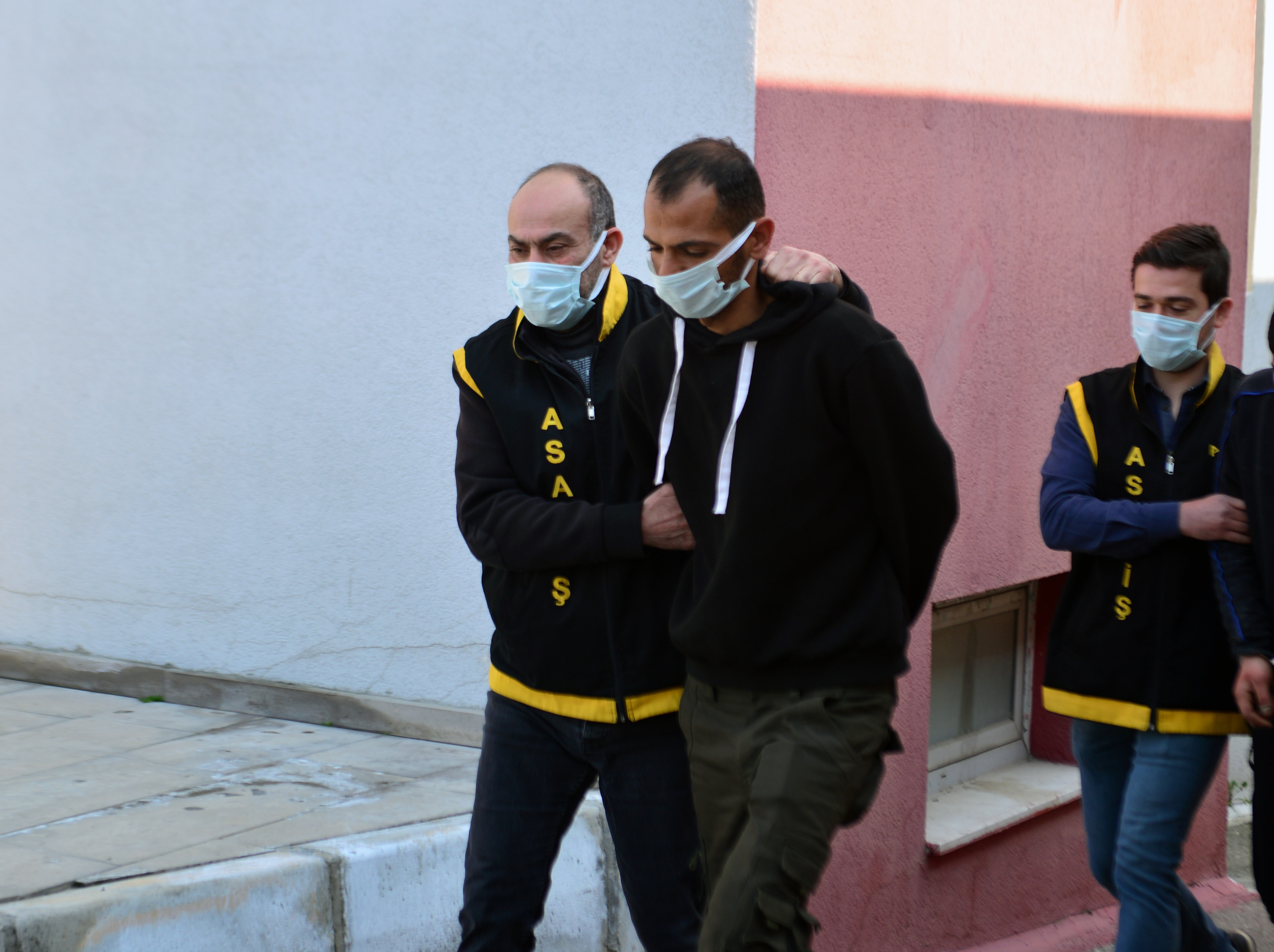 Hırsızlar bahşiş kutusunu bile çaldı! O anlar kamerada… - Resim : 6