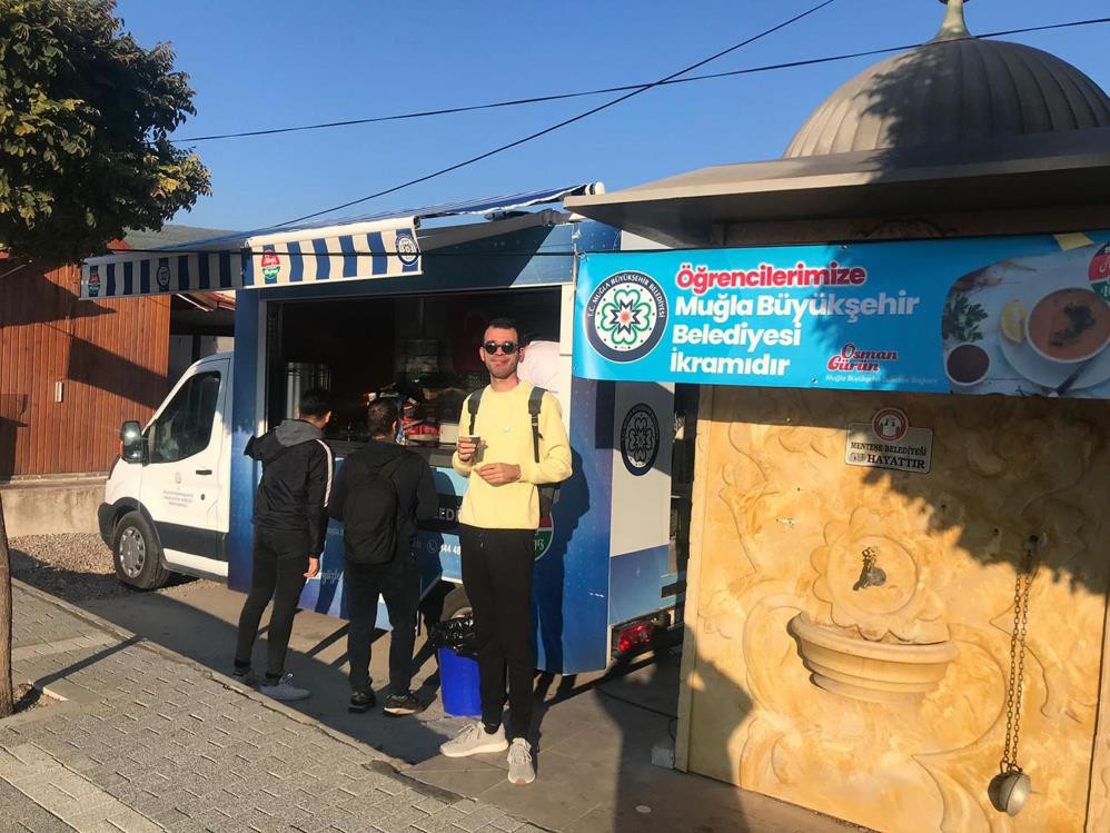 Üniversite öğrencilerine ücretsiz çorba - Resim : 3