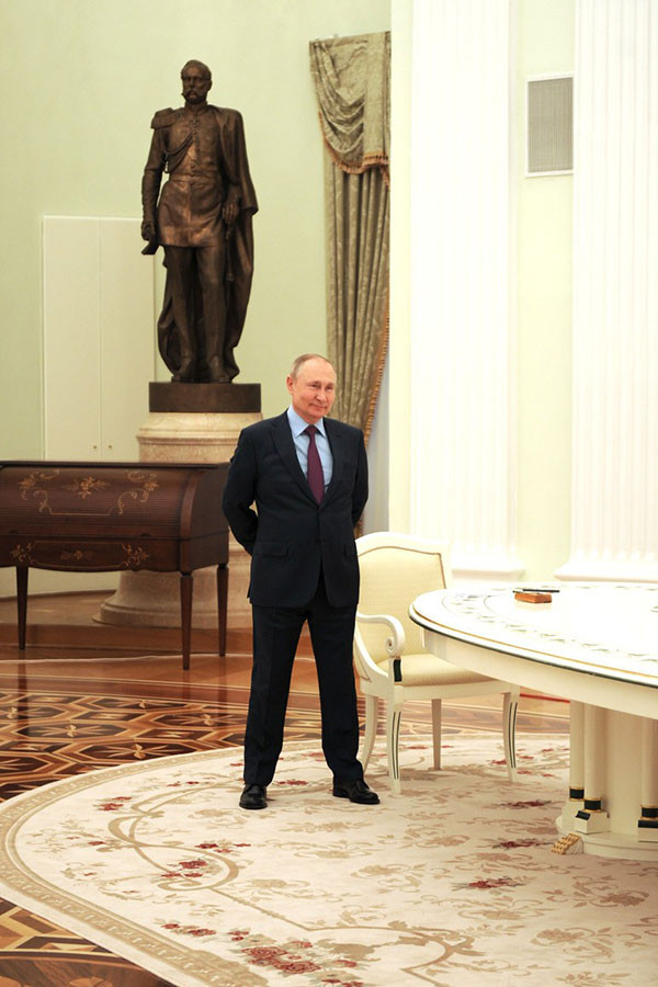 Putin'in meşhur masasına oturttuğu son isim İlham Aliyev oldu! Ancak Avrupalı liderlerden bir farkı var - Resim : 1