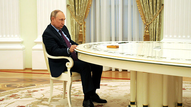 Putin'in meşhur masasına oturttuğu son isim İlham Aliyev oldu! Ancak Avrupalı liderlerden bir farkı var - Resim : 2