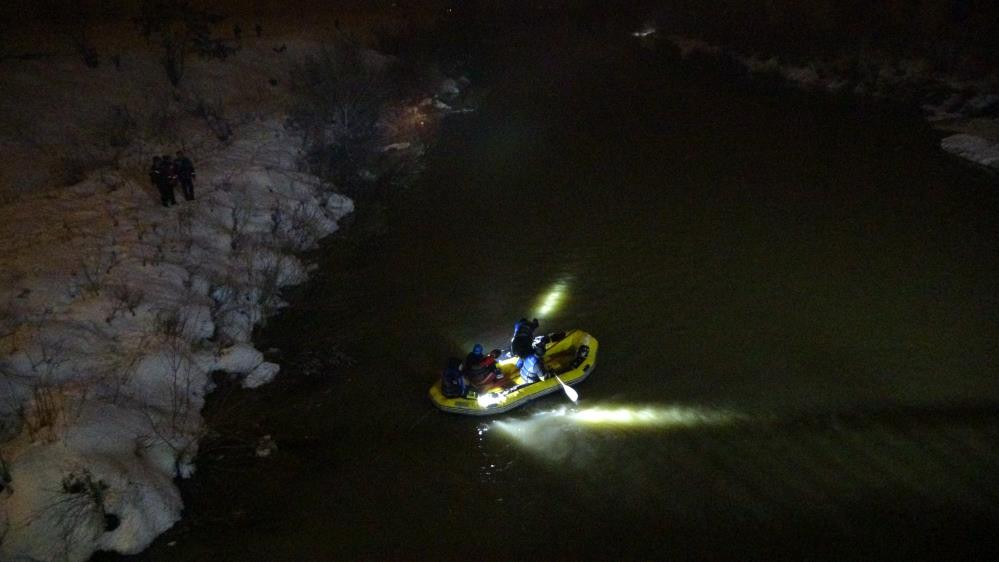 Karasu Nehri liseli kızı yuttu - Resim : 6
