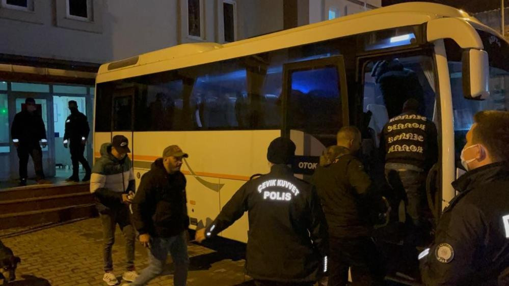 Yakalandılar. Akın akın Türkiye'ye geliyorlar - Resim : 2