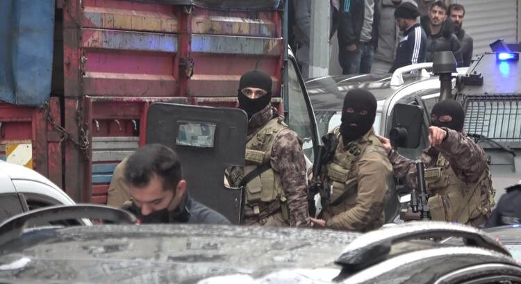 Eşi ve çocuğuna dehşeti yaşattı - Resim : 5