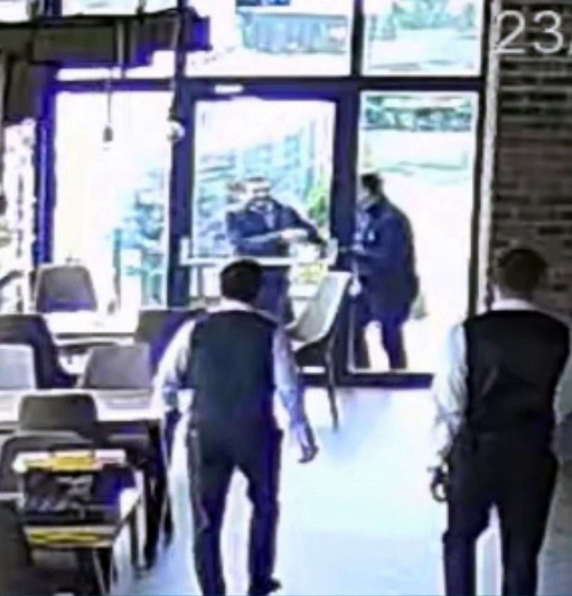 Sakaryaspor attı restoranda taraftarlar kendinden geçti Gol 90+8’de geldi - Resim : 4