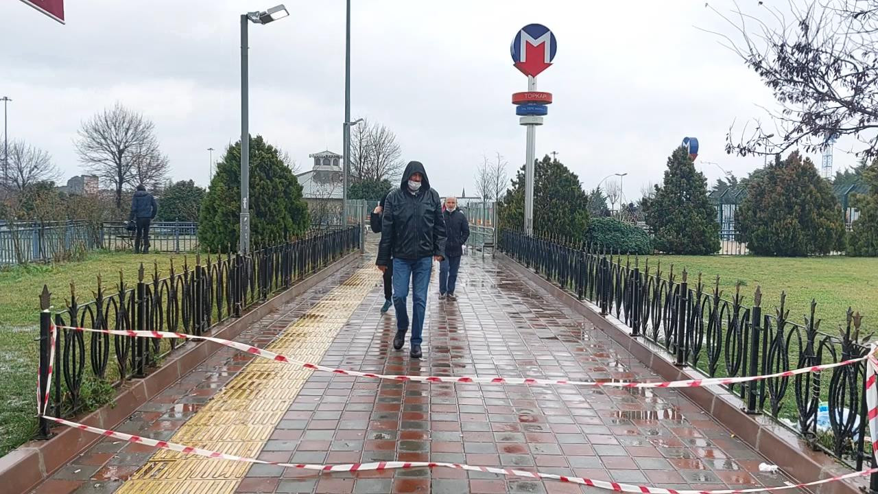 Tramvay yoluna giren çekici enerji hatlarını kopardı - Resim : 6