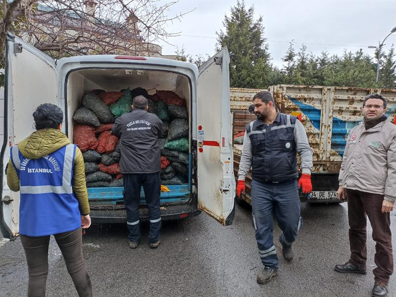 İstanbul'da kaçak avlanan 10 ton midyeye el konuldu - Resim : 5