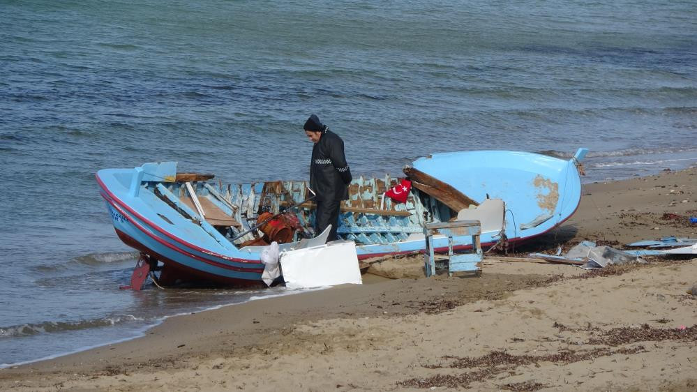 Teknesi karaya vurdu kendisi sırra kadem bastı - Resim : 7