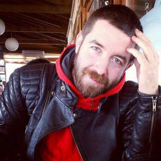 Şaka yapan arkadaşını iki yumrukla komaya soktu - Resim : 1