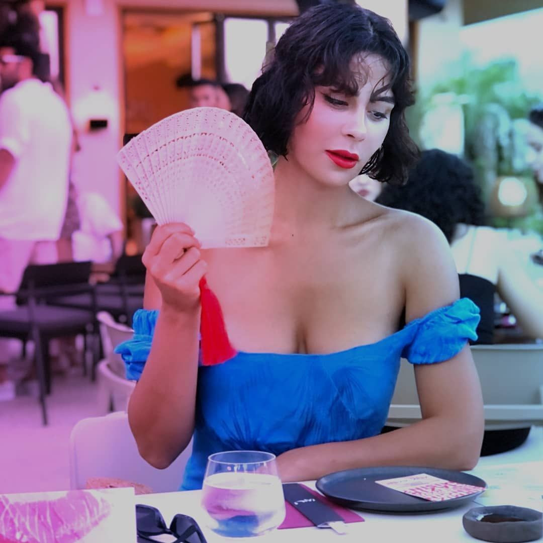 ''Hıyar baba''nın karısının güzelliği olay oldu. - Resim : 2