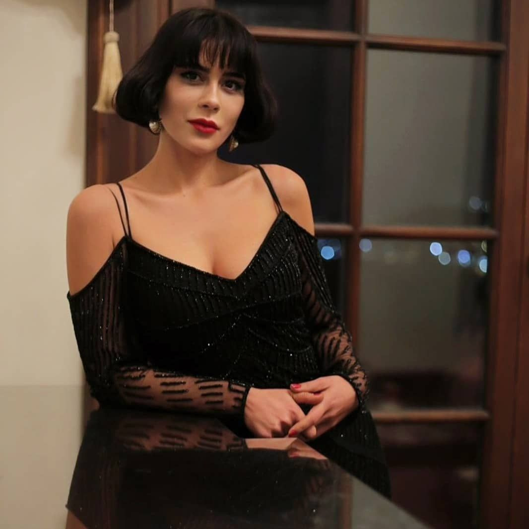 ''Hıyar baba''nın karısının güzelliği olay oldu. - Resim : 8