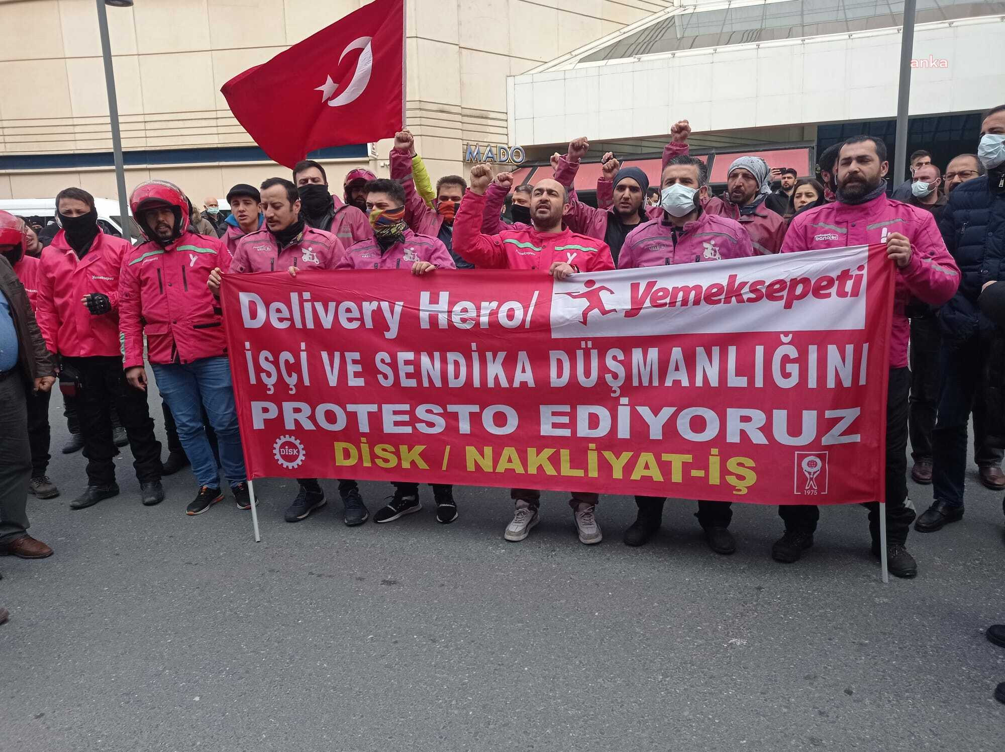 Yemek sepeti kuryelerinden eylem - Resim : 2