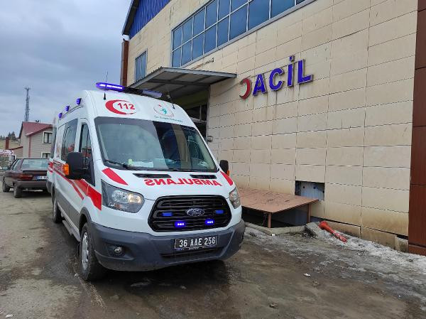 Liseli kız kendini rahatsız eden kişiyi kurşun yağmuruna tuttu - Resim : 1