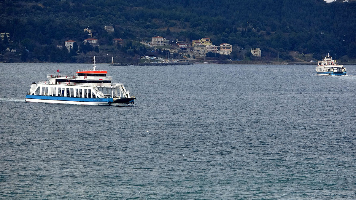 Çanakkale'de feribot seferlerine 'fırtına' engeli (10 Mart 2022) - Resim : 4