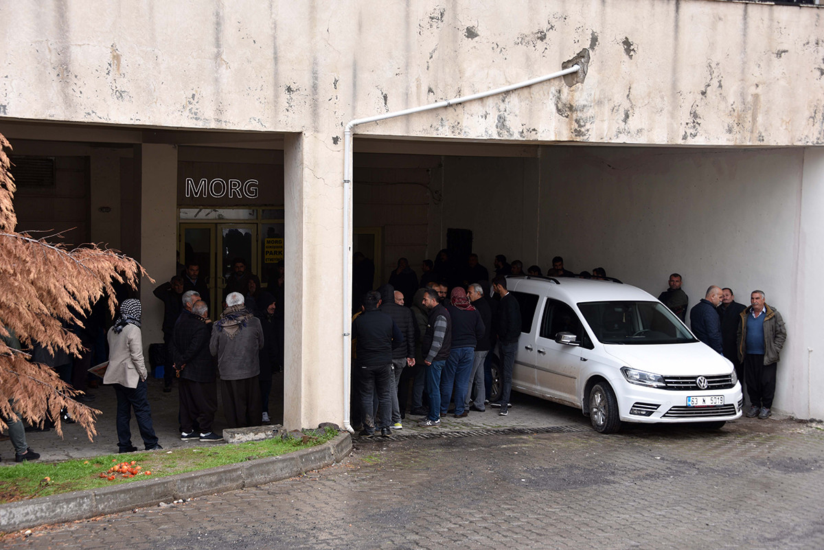 Otomobilde tabancayla vurulmuş erkek cesedi bulundu - Resim : 4