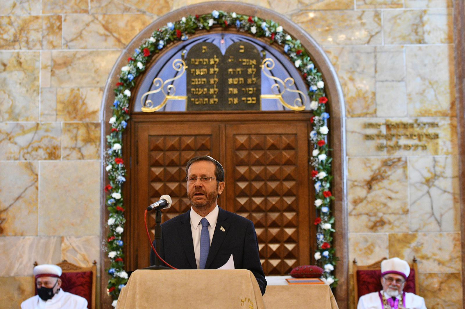 Isaac Herzog Neve Şalom Sinagogu'nu ziyaret etti - Resim : 8