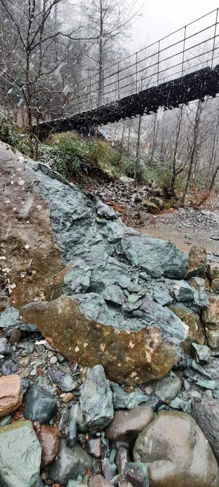 Artvin'de dinamitli define avı - Resim : 5