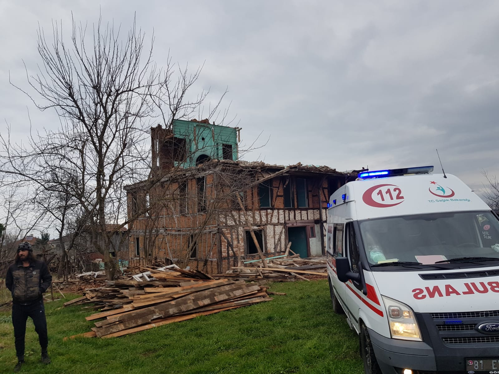 Duvar işçilerin üzerine devrildi: 2 yaralı - Resim : 3