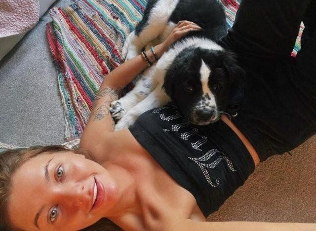 Hayranlarının tuhaf isteklerini yerine getiriyor - Resim : 4