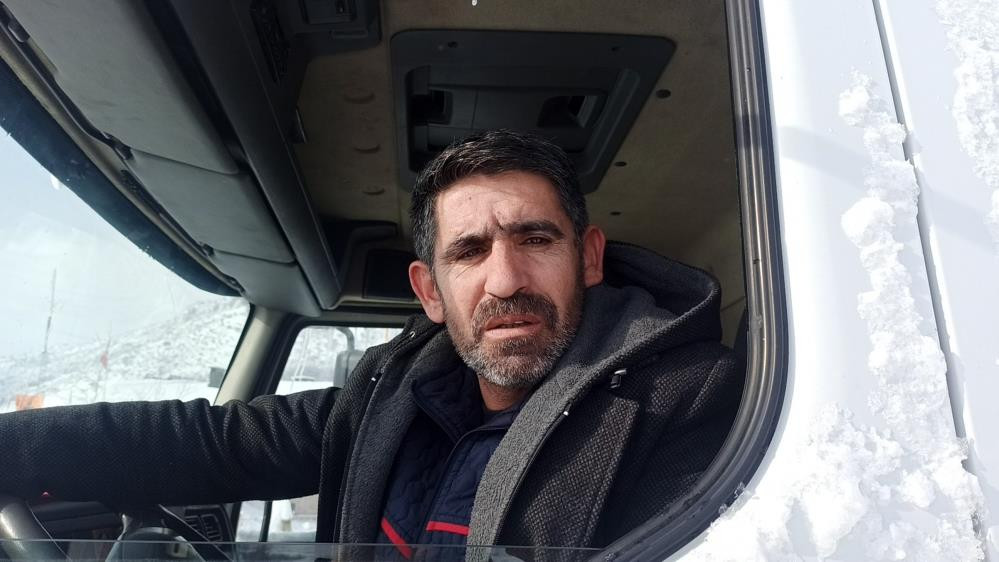 Kapalı yolları açan ekip karda mahsur kaldı - Resim : 5