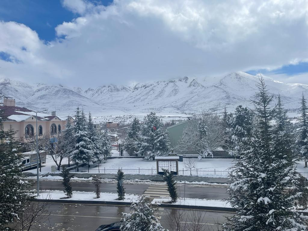 Kahramanmaraş'ta 112 mahallenin yolu kardan kapandı - Resim : 1