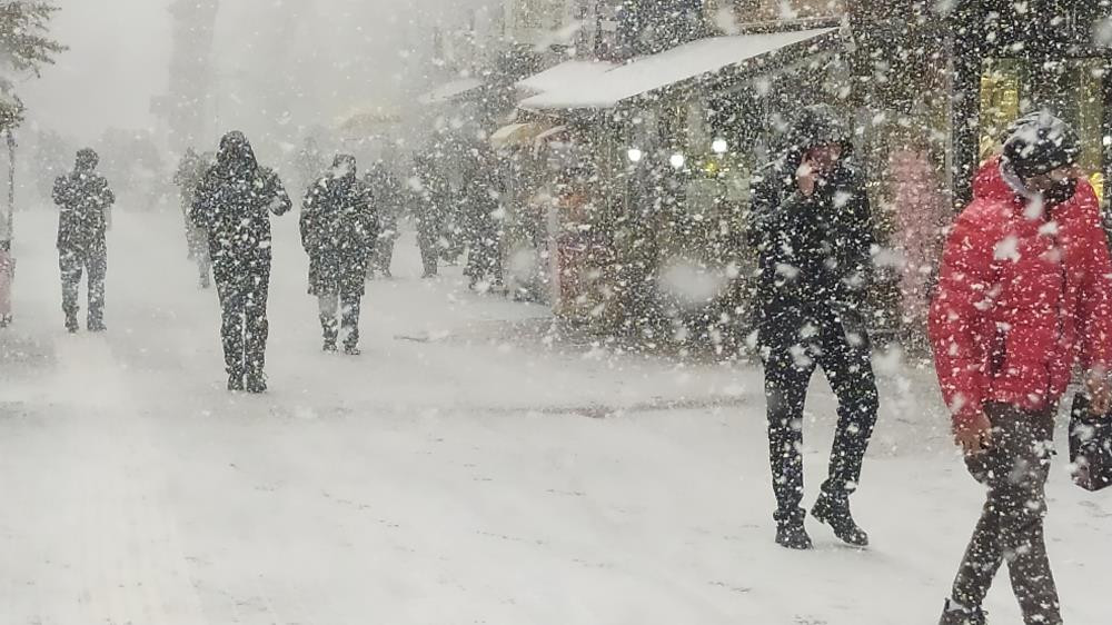 Kütahya'daki kar fırtınasında göz gözü görmedi - Resim : 1