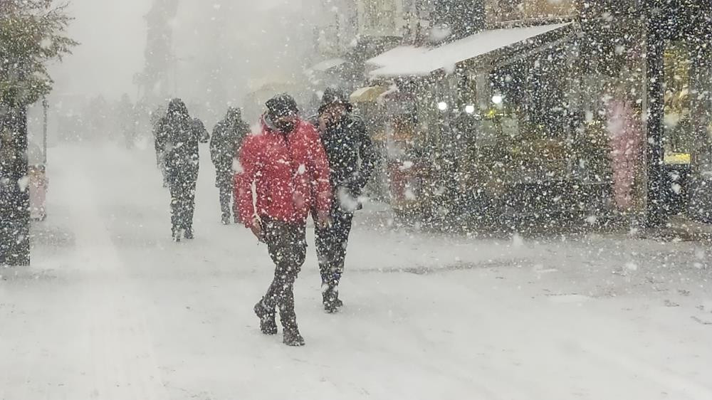 Kütahya'daki kar fırtınasında göz gözü görmedi - Resim : 7