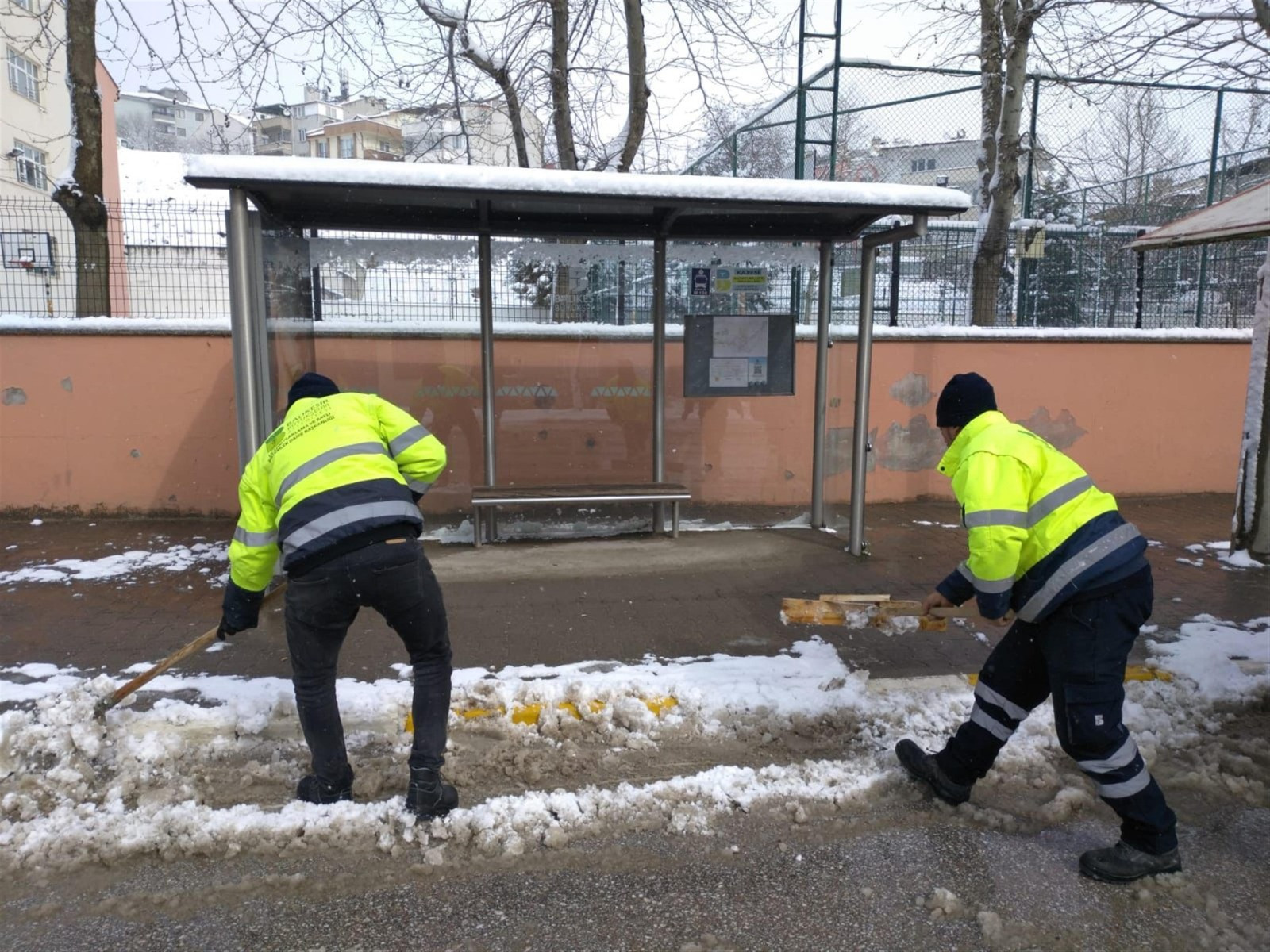Balıkesir kırsalında karla mücadele çalışması devam ediyor - Resim : 4