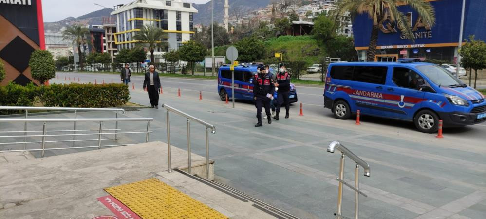 Cezaevi firarisi ormanda yakalandı - Resim : 3