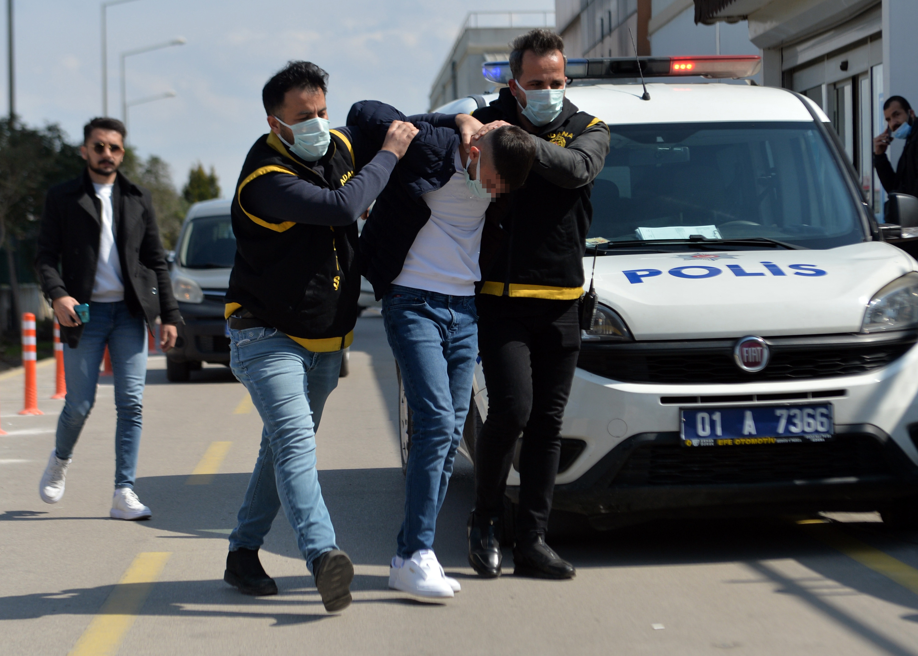 Silah zoruyla kaçırılmıştı! Güvenlik görevlisi kadın şikayetçi olmadı… - Resim : 2
