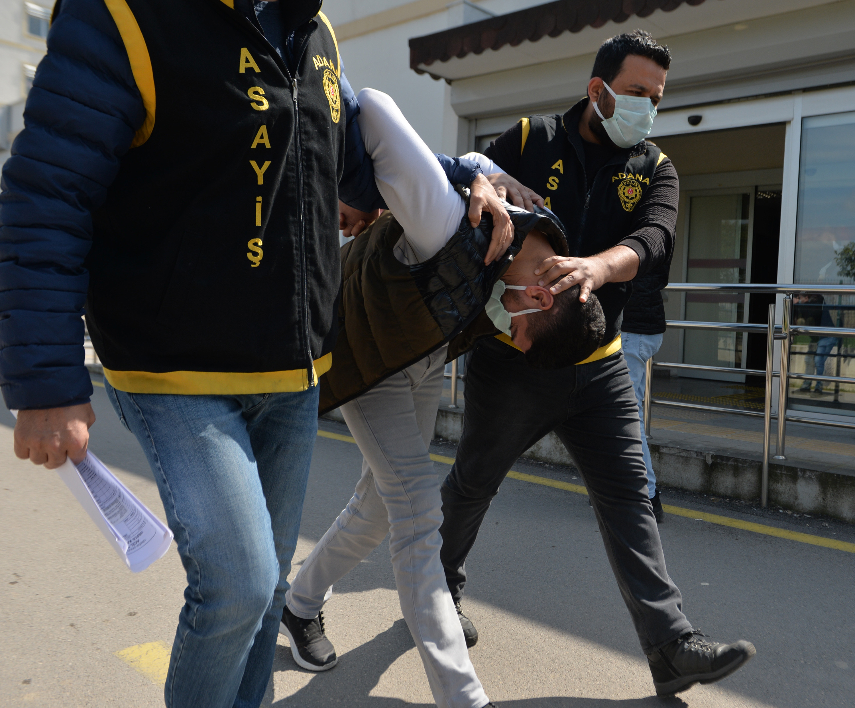 Silah zoruyla kaçırılmıştı! Güvenlik görevlisi kadın şikayetçi olmadı… - Resim : 5